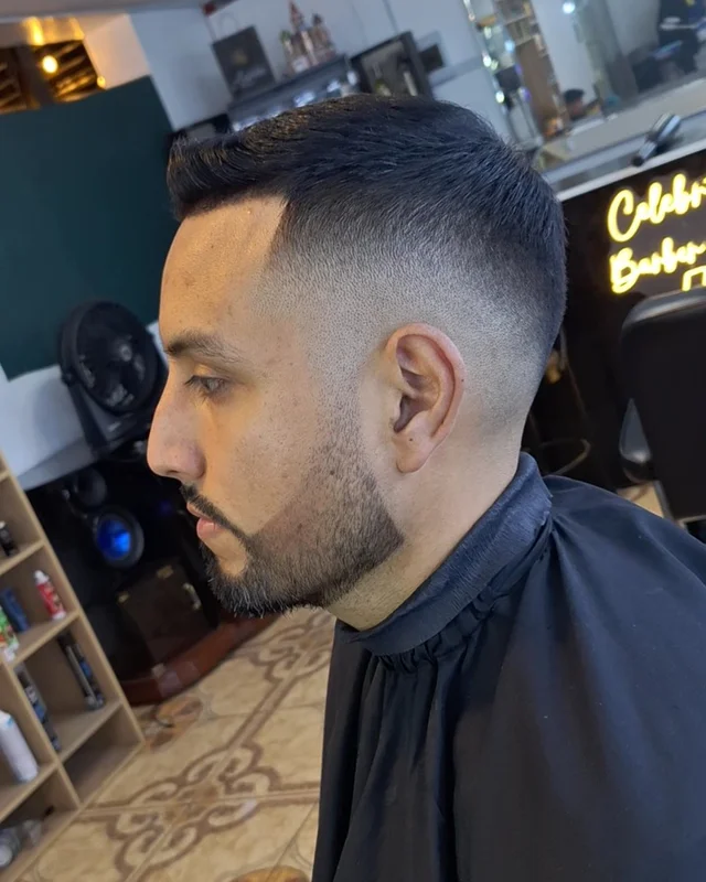 Pompadour Clásico Contemporáneo por OUGI Man